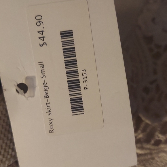 Nwt lace skirt - Picture 2 of 2